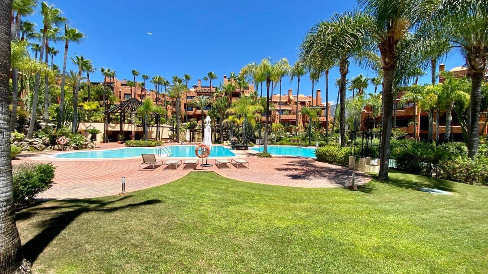 2 sypialnia Apartament na sprzedaż w Puerto Banus - 995 000 € (Ref: 9651607)