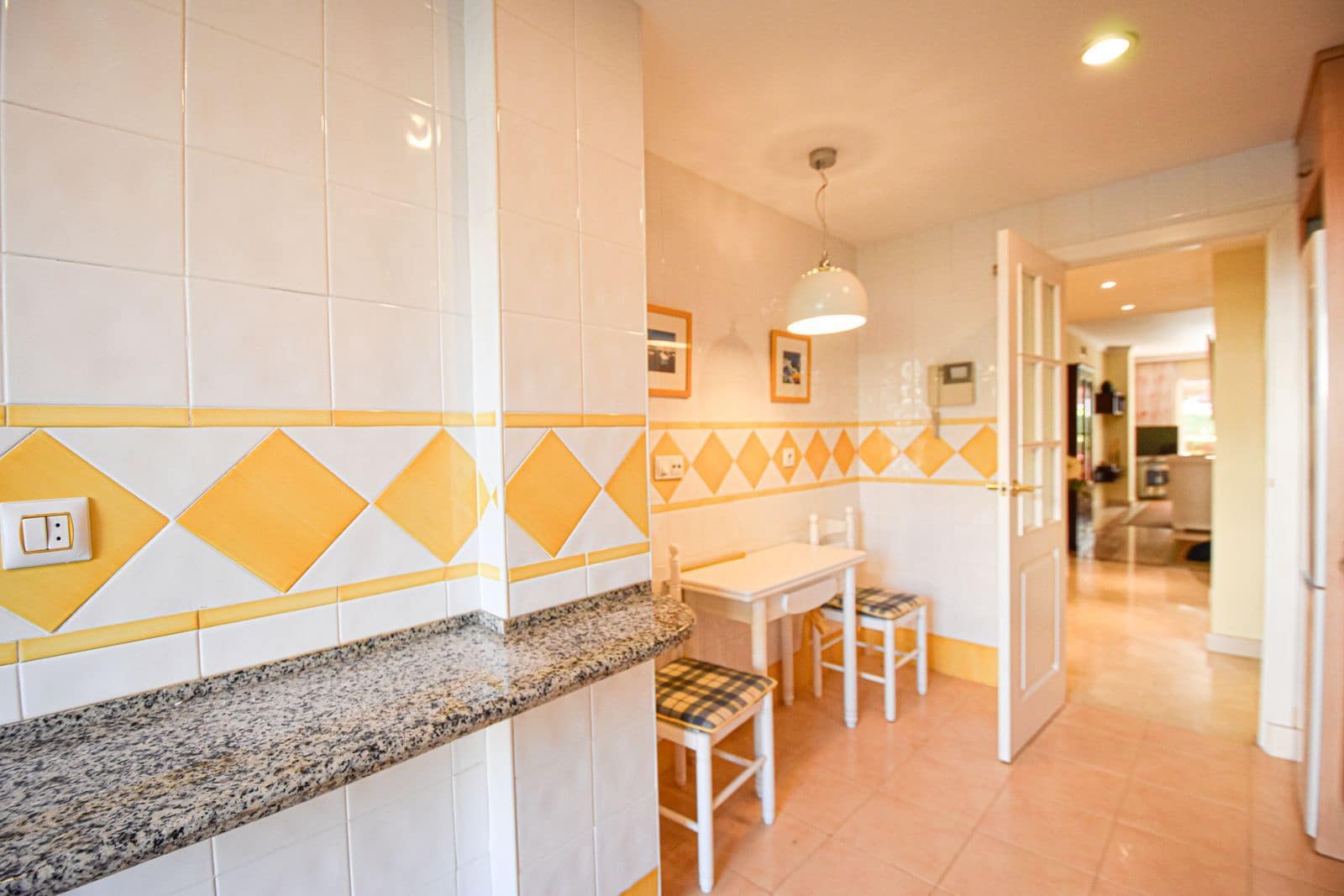 2 bedroom Apartment for sale in San Pedro de Alcantara - € 560,000 (Ref: 9651608)