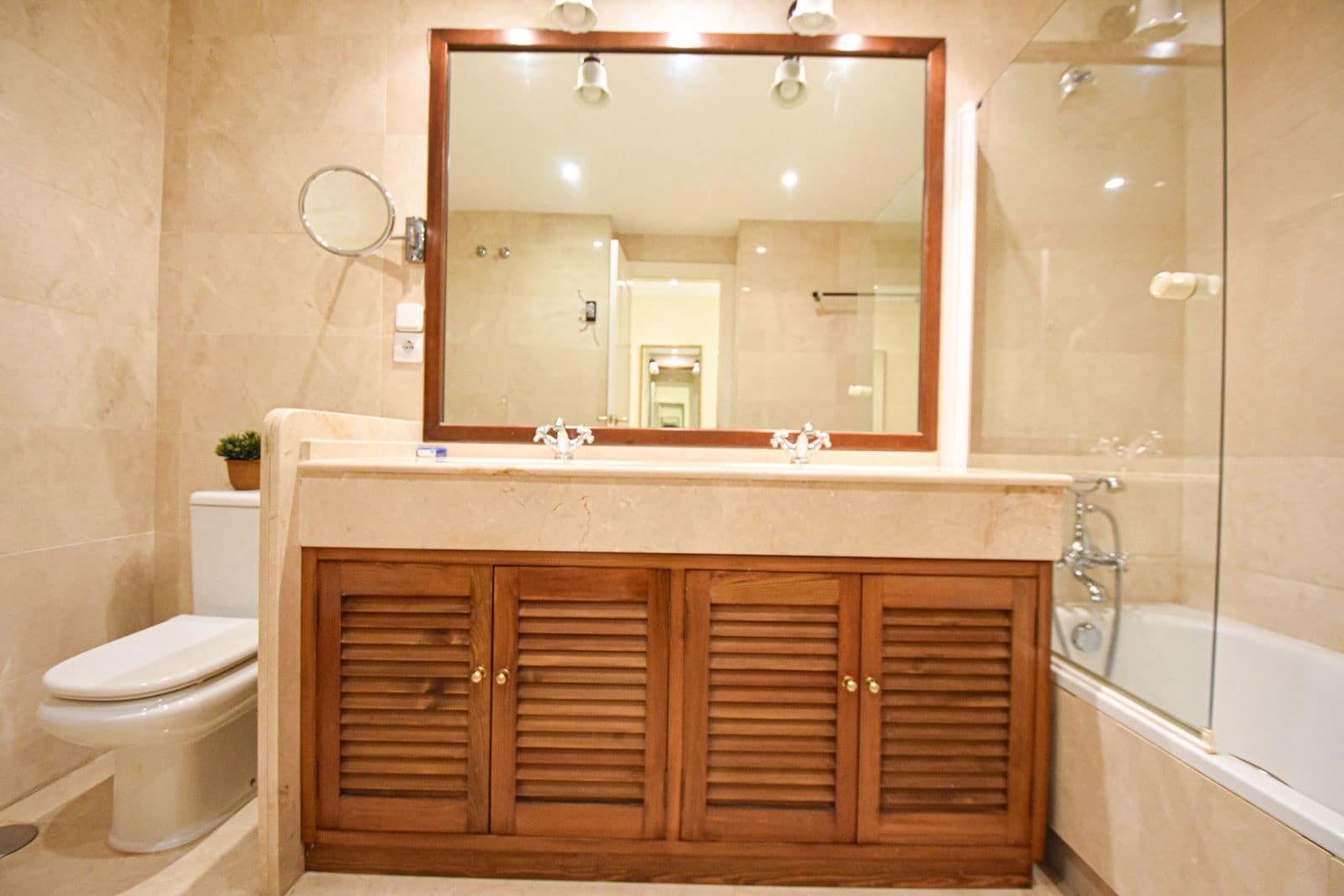 2 bedroom Apartment for sale in San Pedro de Alcantara - € 560,000 (Ref: 9651608)