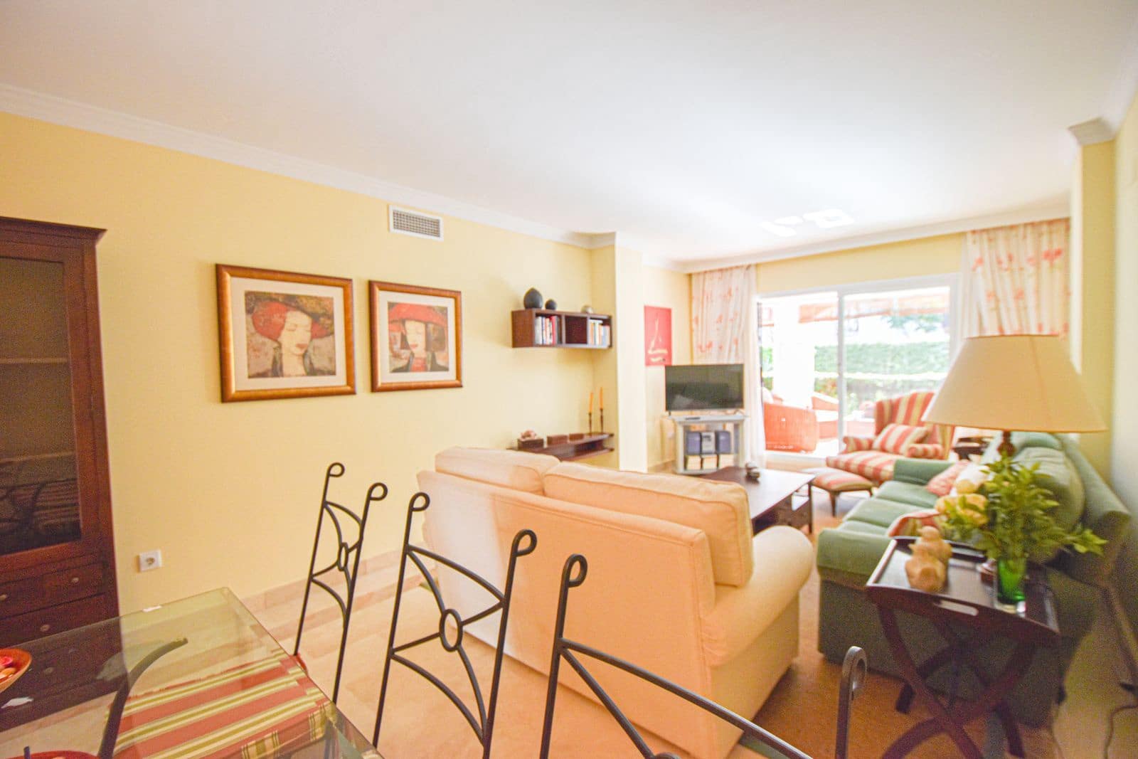 2 bedroom Apartment for sale in San Pedro de Alcantara - € 560,000 (Ref: 9651608)