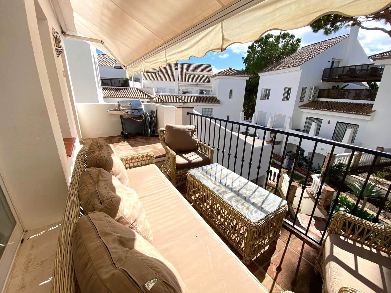 2 makuuhuone Huoneisto myytävänä paikassa Aloha Golf - 390 000 € (Ref: 9651614)