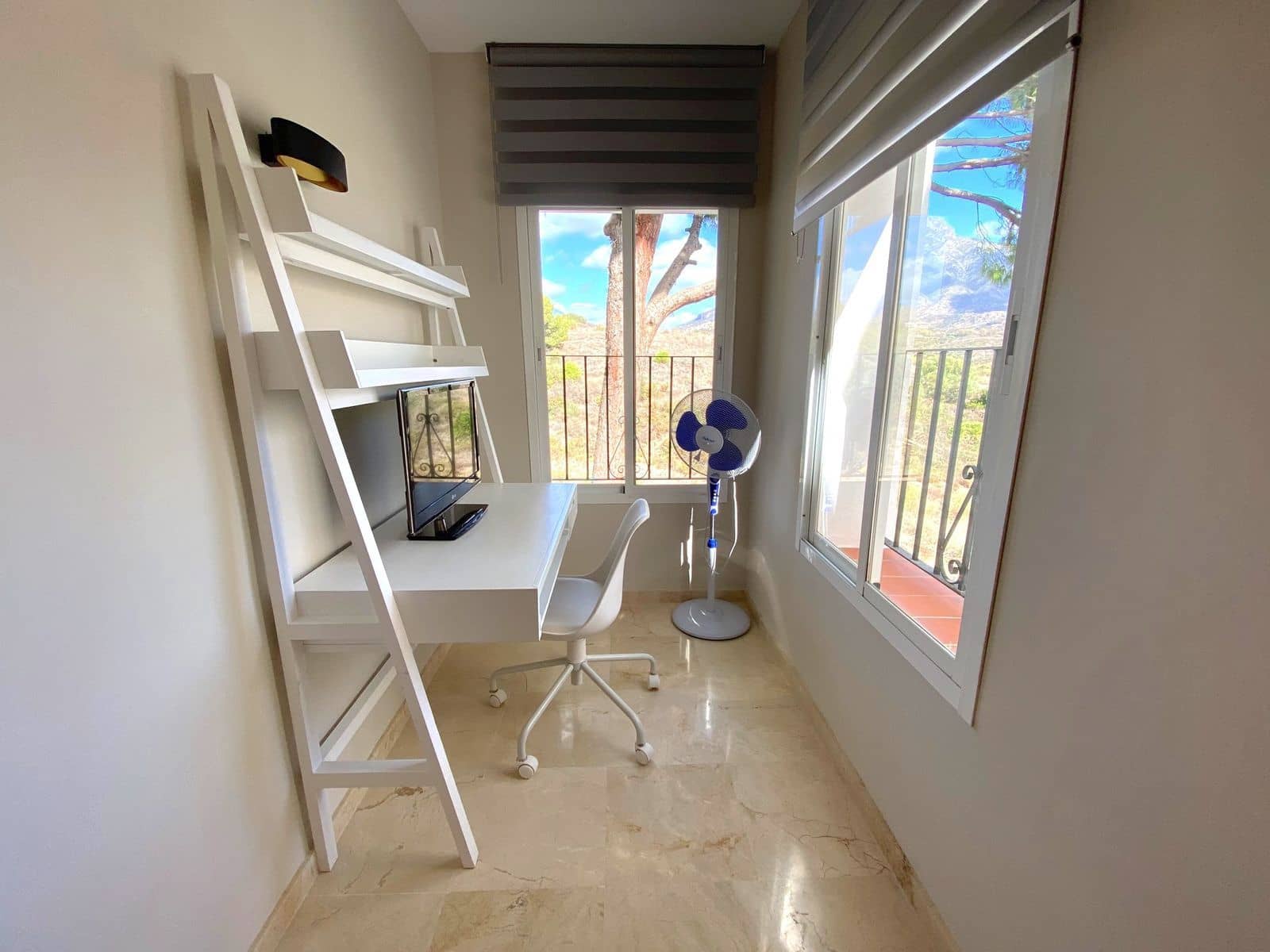 2 makuuhuone Huoneisto myytävänä paikassa Aloha Golf - 390 000 € (Ref: 9651614)