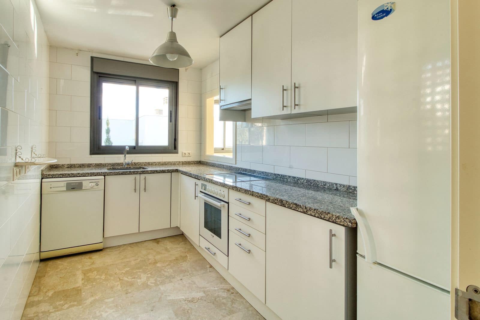 Apartamento de 3 habitaciones en Manilva en venta - 450.000 € (Ref: 9651621)