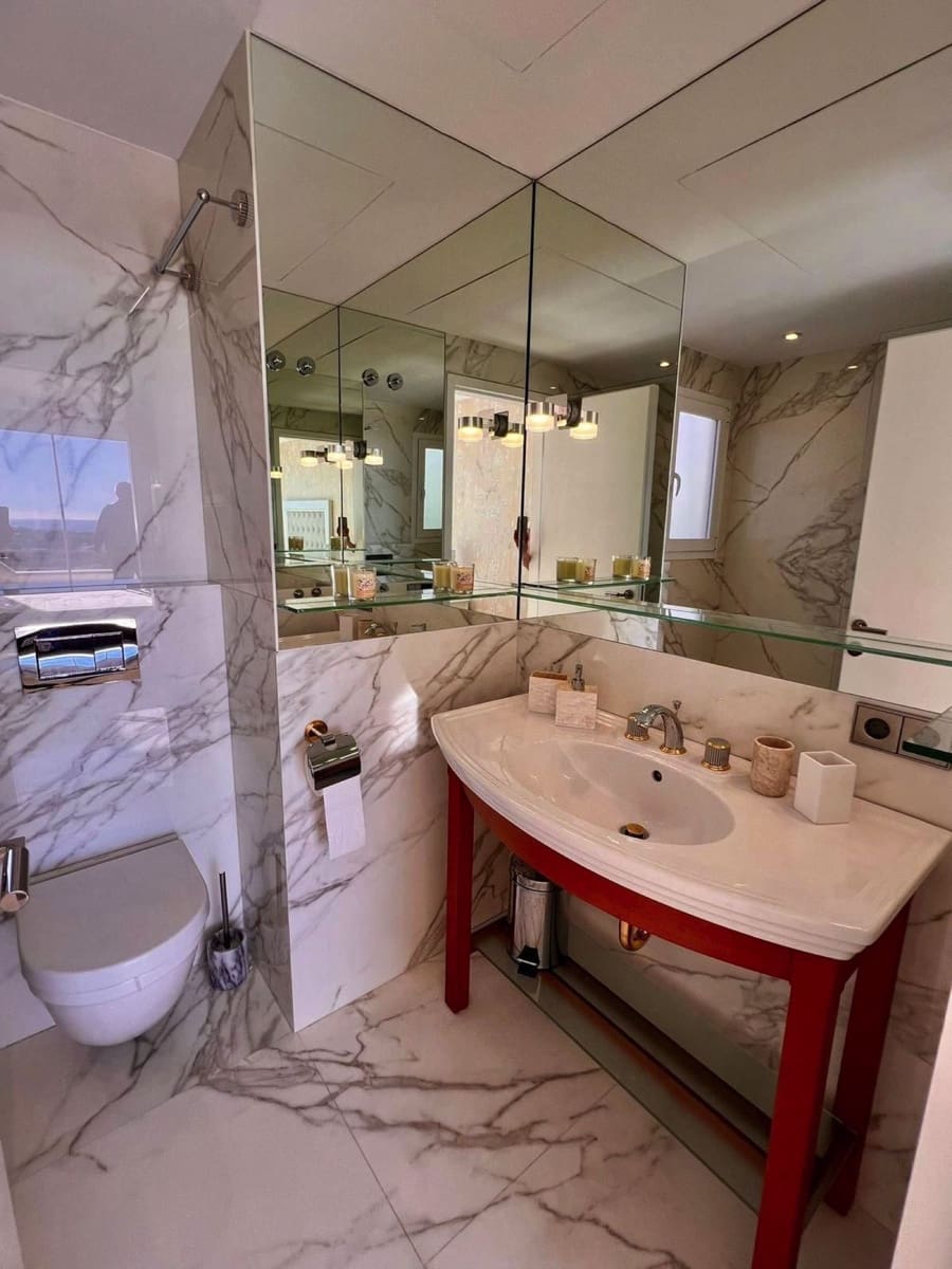 Ático de 3 habitaciones en Benahavís en venta - 900.000 € (Ref: 9651624)