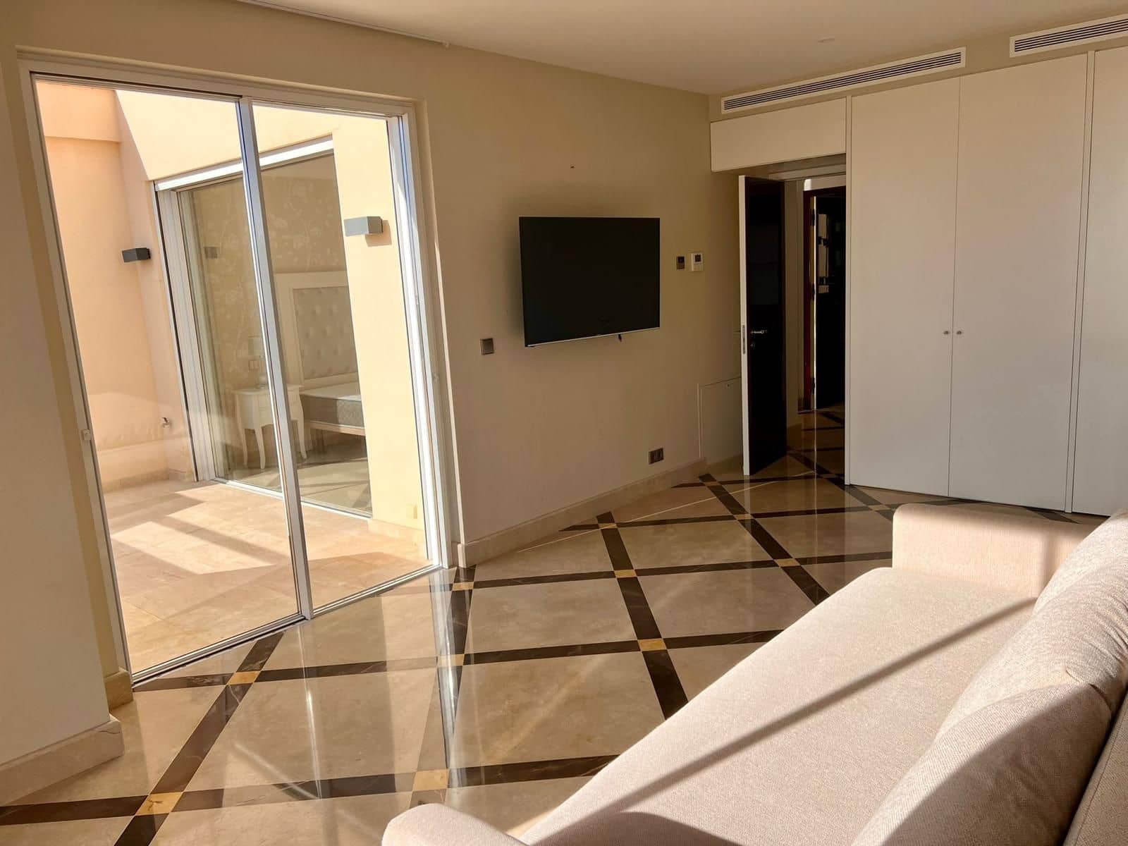 Ático de 3 habitaciones en Benahavís en venta - 900.000 € (Ref: 9651624)