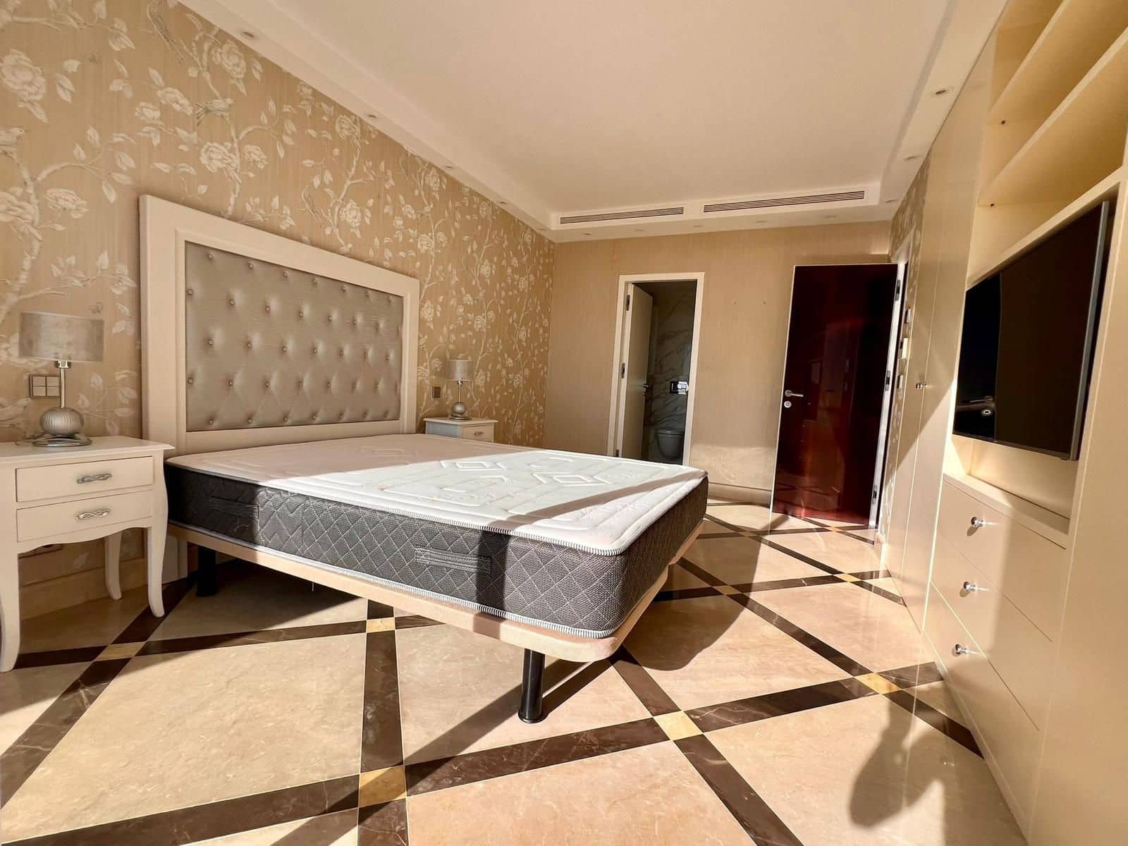 Ático de 3 habitaciones en Benahavís en venta - 900.000 € (Ref: 9651624)