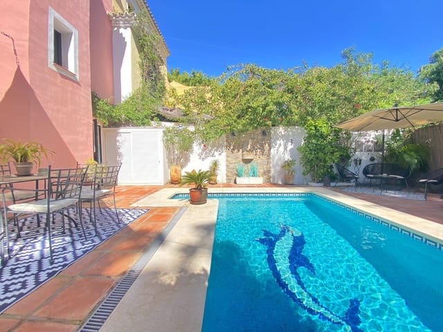 3 slaapkamer Halfvrijstaande villa te koop in Marbella - € 995.000 (Ref: 9651629)