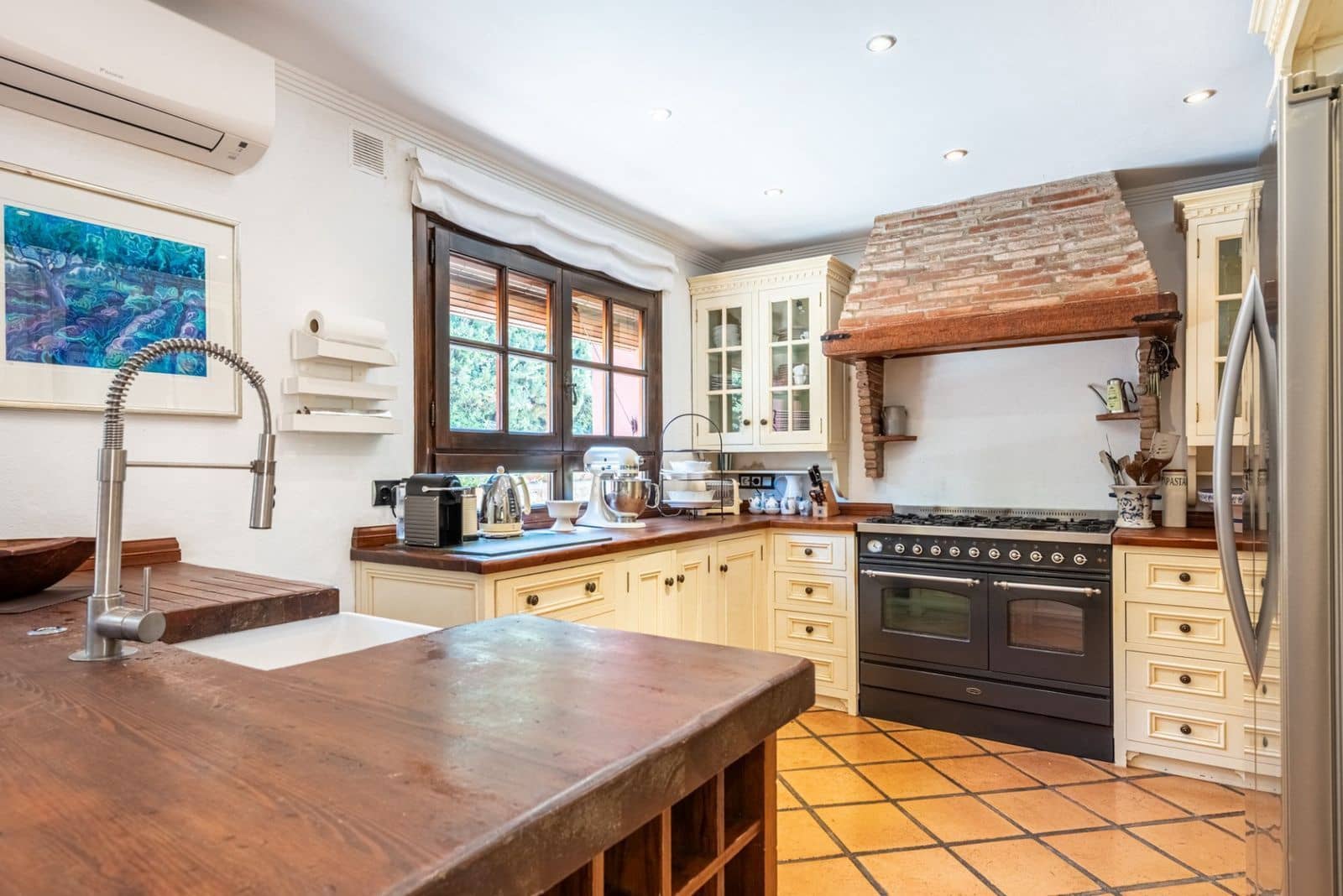 4 bedroom Villa for sale in El Paraiso - € 2,500,000 (Ref: 9651630)