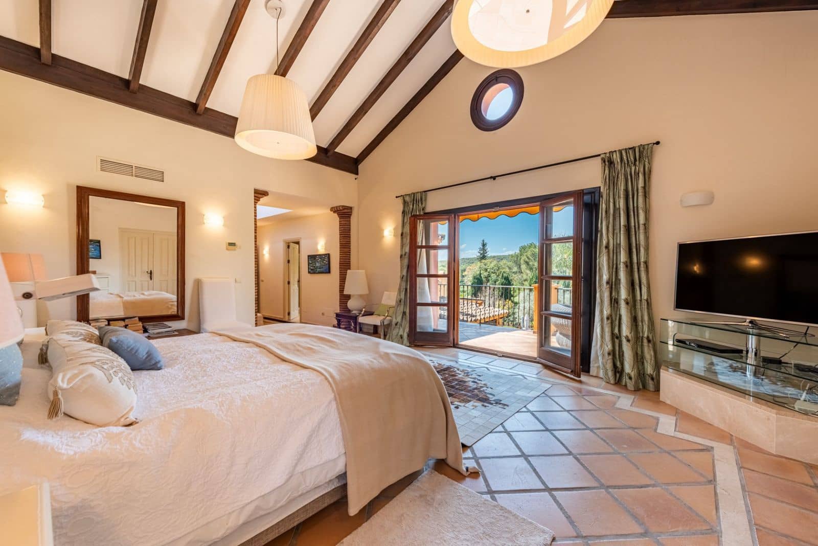 4 bedroom Villa for sale in El Paraiso - € 2,500,000 (Ref: 9651630)