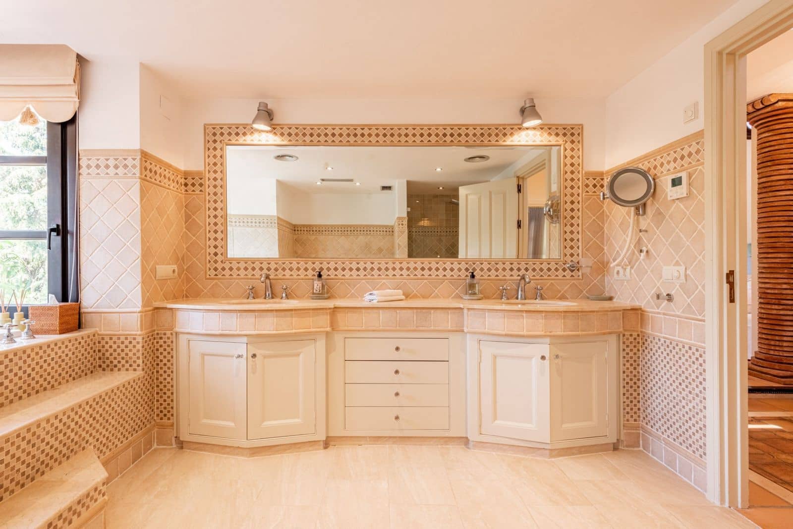 4 bedroom Villa for sale in El Paraiso - € 2,500,000 (Ref: 9651630)