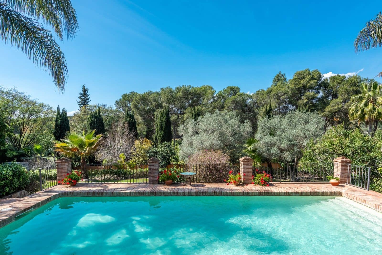 4 bedroom Villa for sale in El Paraiso - € 2,500,000 (Ref: 9651630)