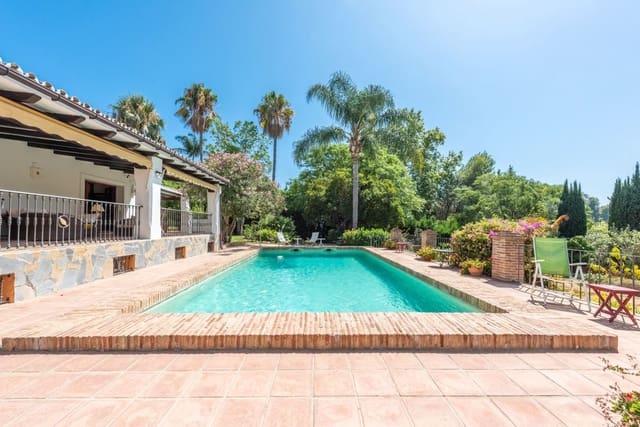 4 bedroom Villa for sale in El Paraiso, Estepona - € 2,500,000 (Ref: 9651630)
