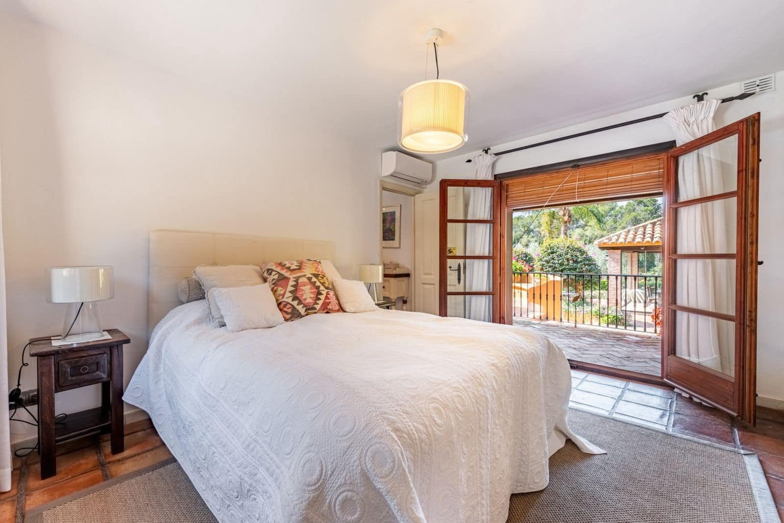 4 bedroom Villa for sale in El Paraiso - € 2,500,000 (Ref: 9651630)