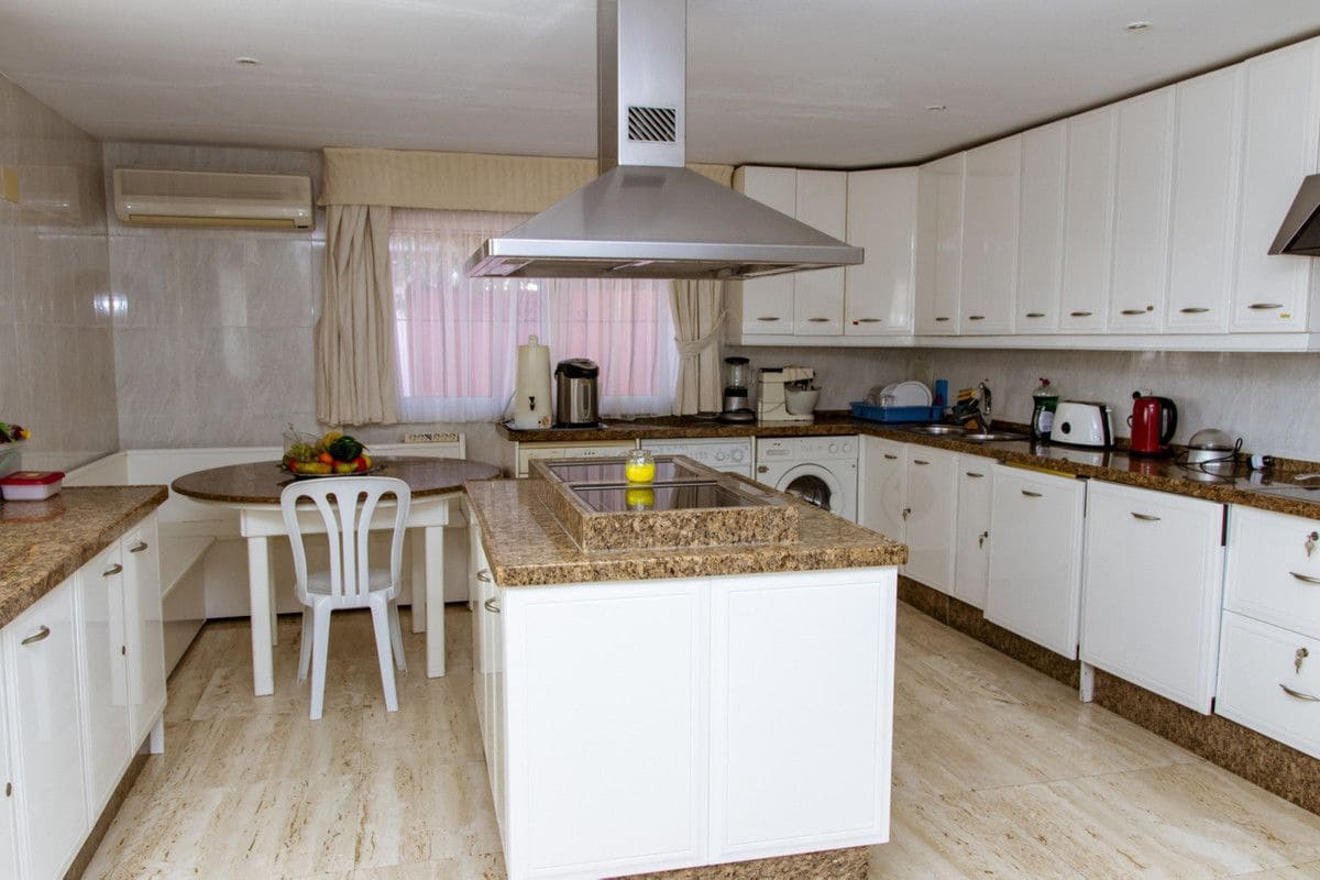 6 chambre Villa/Maison à vendre à Estepona - 1 475 000 € (Ref: 9651632)