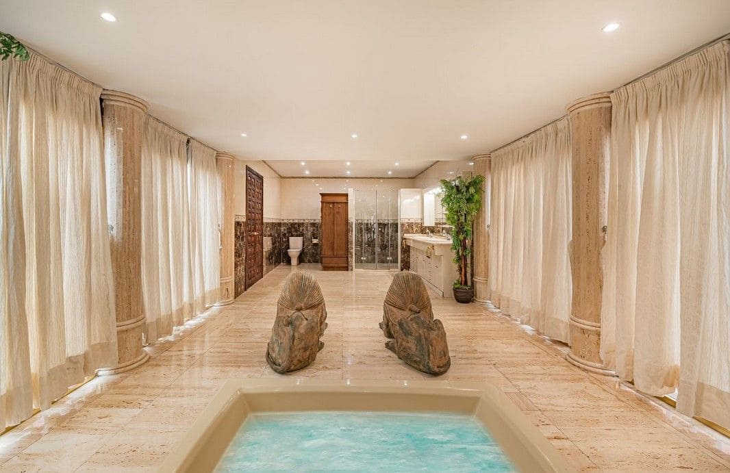 6 chambre Villa/Maison à vendre à Estepona - 1 475 000 € (Ref: 9651632)