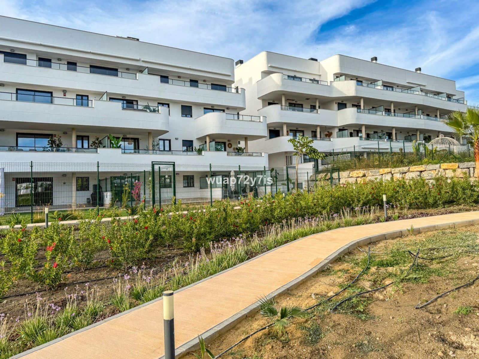 2 camera da letto Appartamento in vendita in New Golden Mile - 450.000 € (Rif: 9651633)