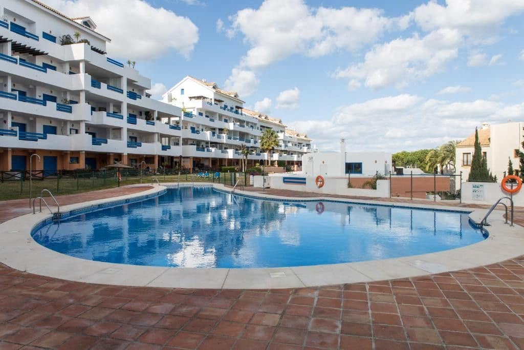 Apartamento de 2 habitaciones en La Duquesa / Puerto de la Duquesa en venta - 270.000 € (Ref: 9651634)
