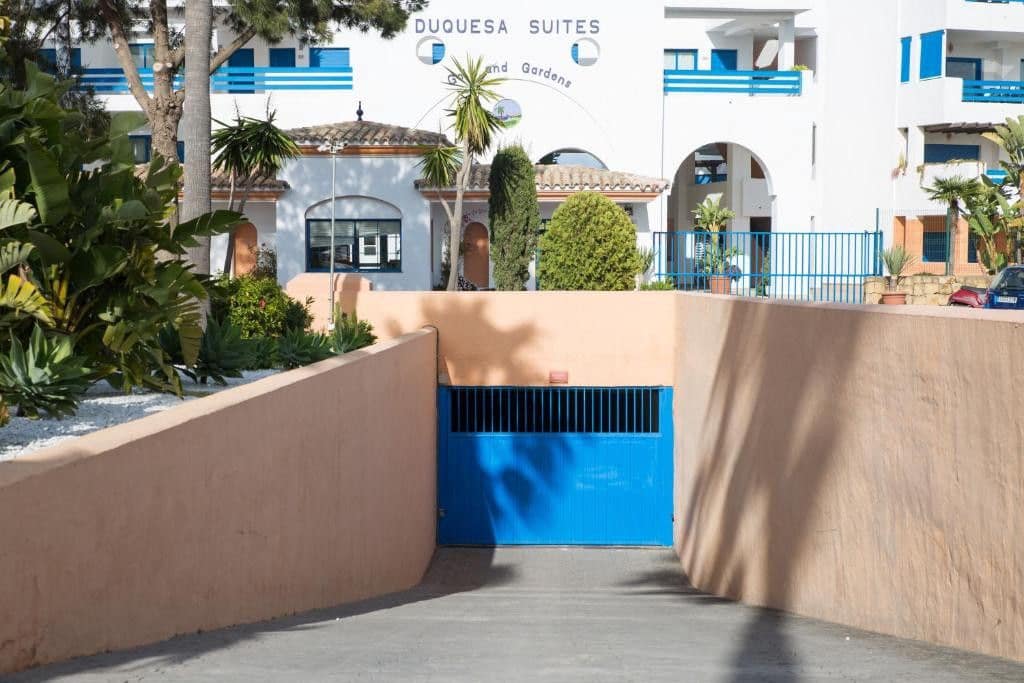 Apartamento de 2 habitaciones en La Duquesa / Puerto de la Duquesa en venta - 270.000 € (Ref: 9651634)