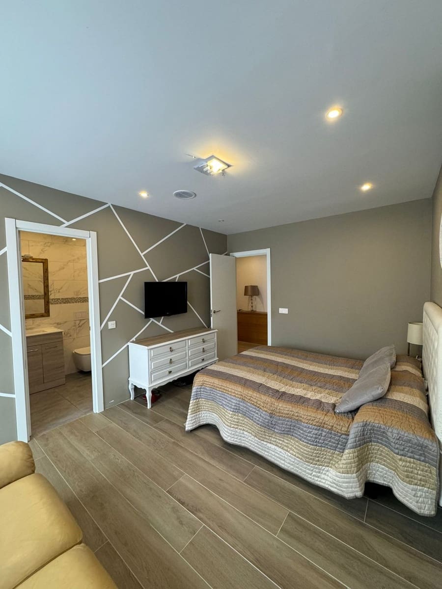 5 chambre Villa/Maison à vendre à New Golden Mile - 625 000 € (Ref: 9651635)