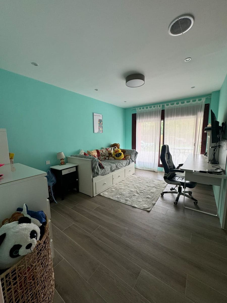 5 chambre Villa/Maison à vendre à New Golden Mile - 625 000 € (Ref: 9651635)