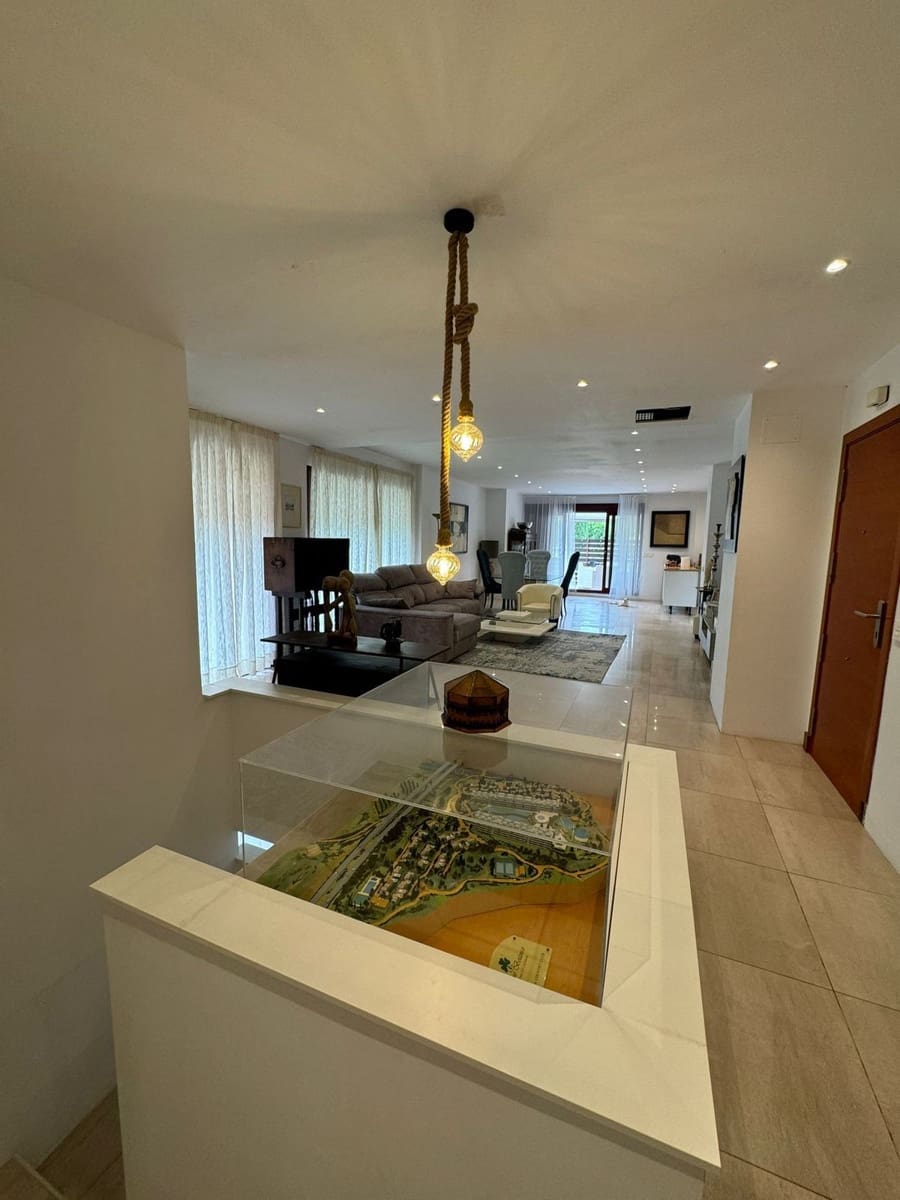 5 chambre Villa/Maison à vendre à New Golden Mile - 625 000 € (Ref: 9651635)