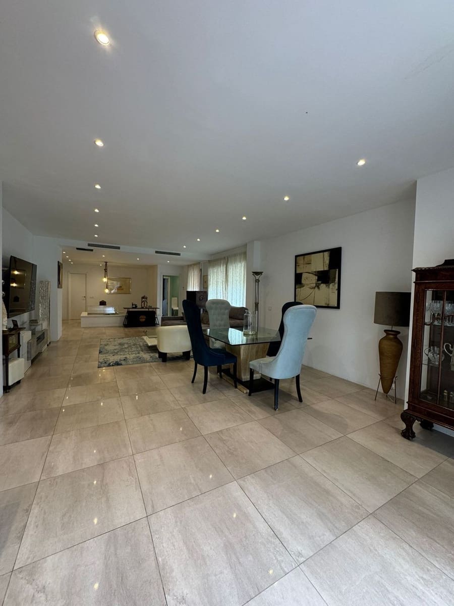 5 chambre Villa/Maison à vendre à New Golden Mile - 625 000 € (Ref: 9651635)