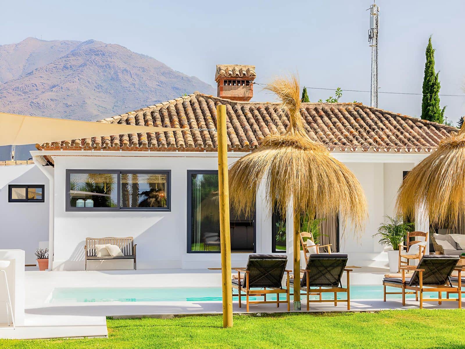 3 slaapkamer Villa te koop in Estepona - € 1.395.000 (Ref: 9651640)