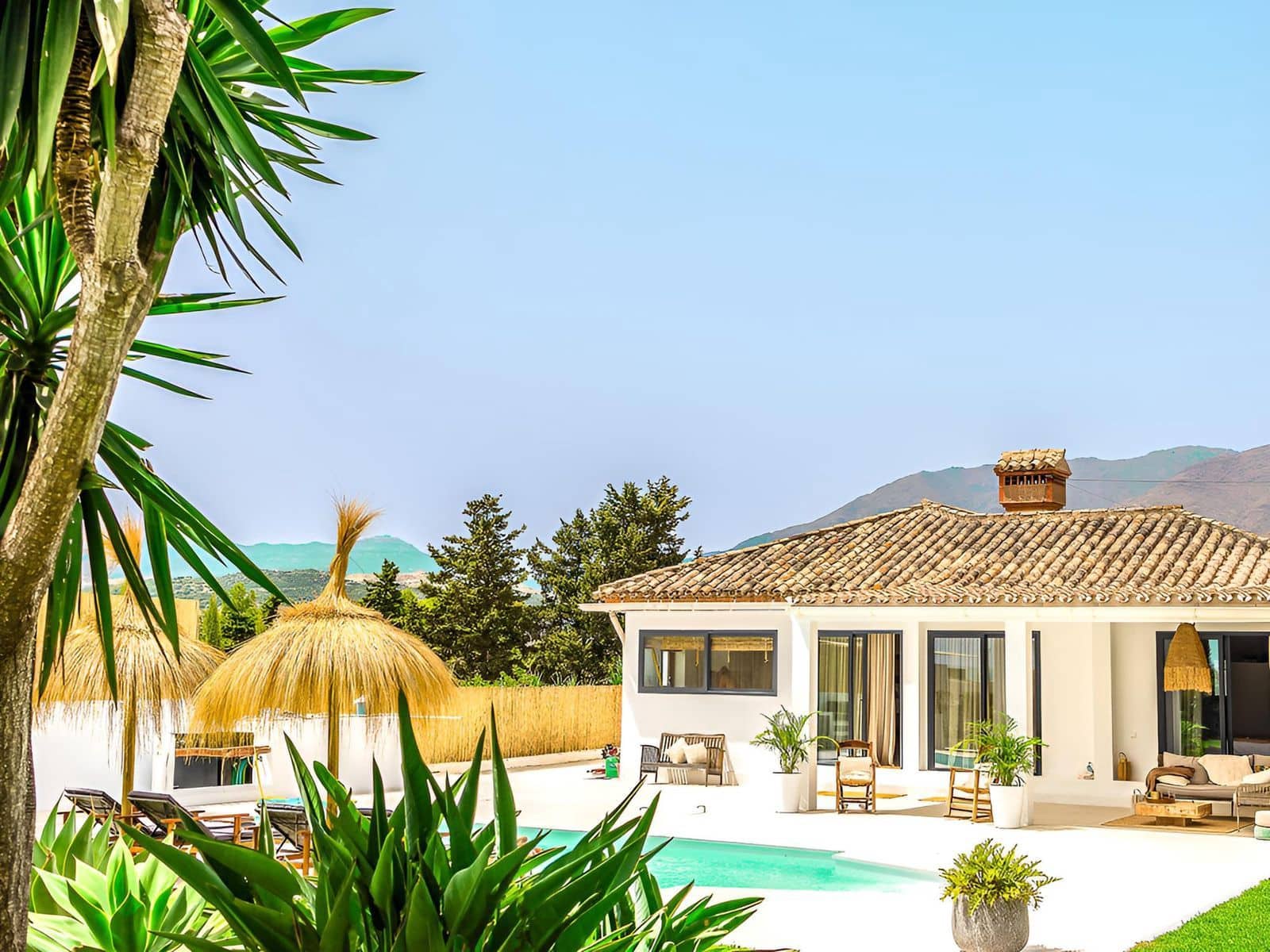 3 slaapkamer Villa te koop in Estepona - € 1.395.000 (Ref: 9651640)