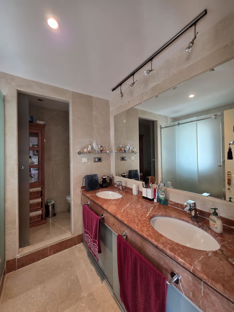 Ático de 4 habitaciones en Golden Mile en venta - 2.300.000 € (Ref: 9651645)