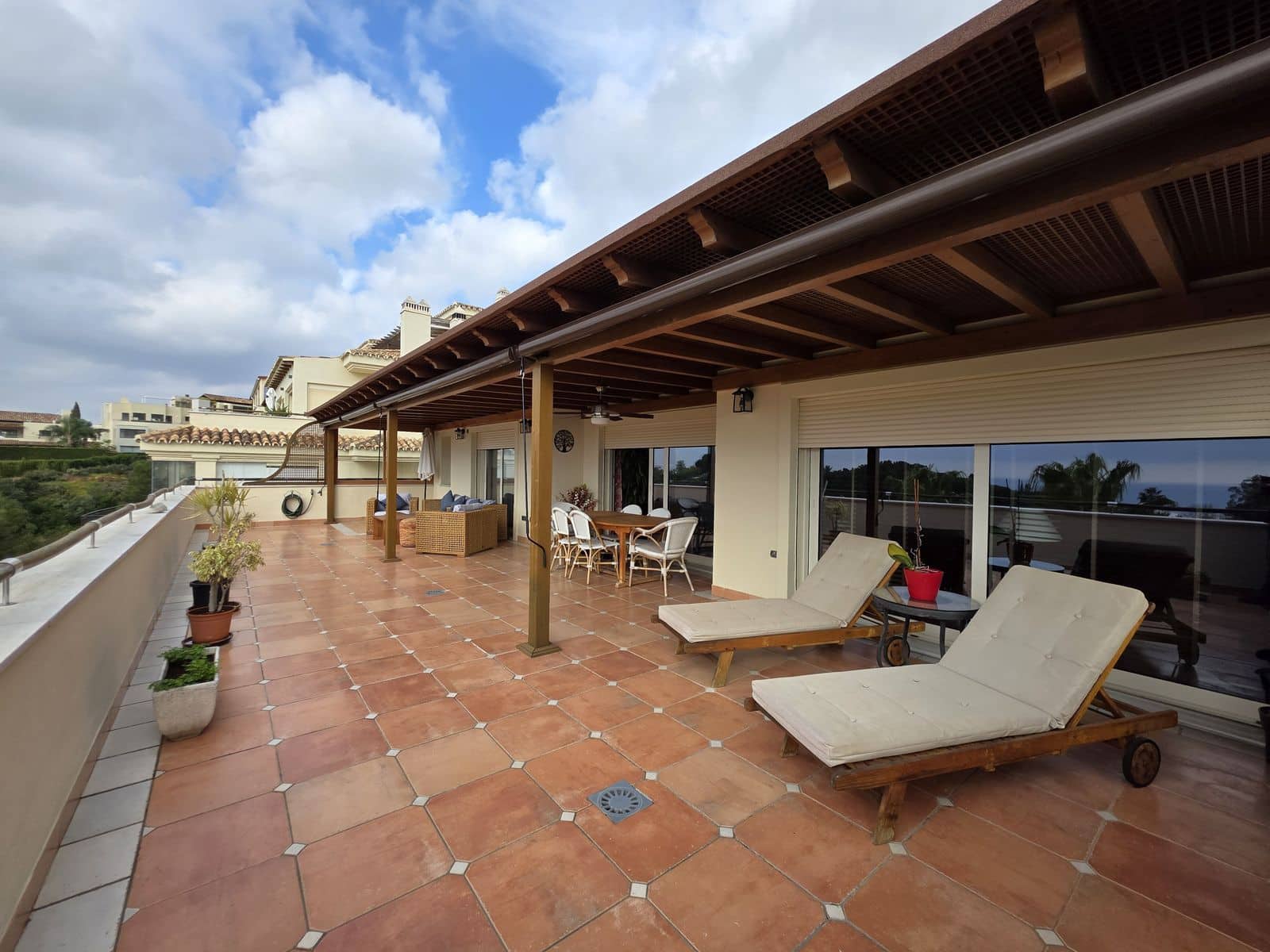 Ático de 4 habitaciones en Golden Mile en venta - 2.300.000 € (Ref: 9651645)