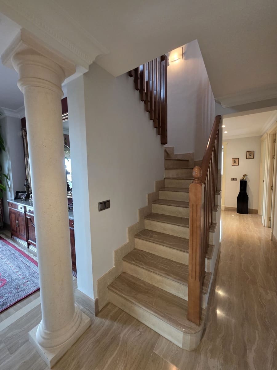 Ático de 4 habitaciones en Golden Mile en venta - 2.300.000 € (Ref: 9651645)