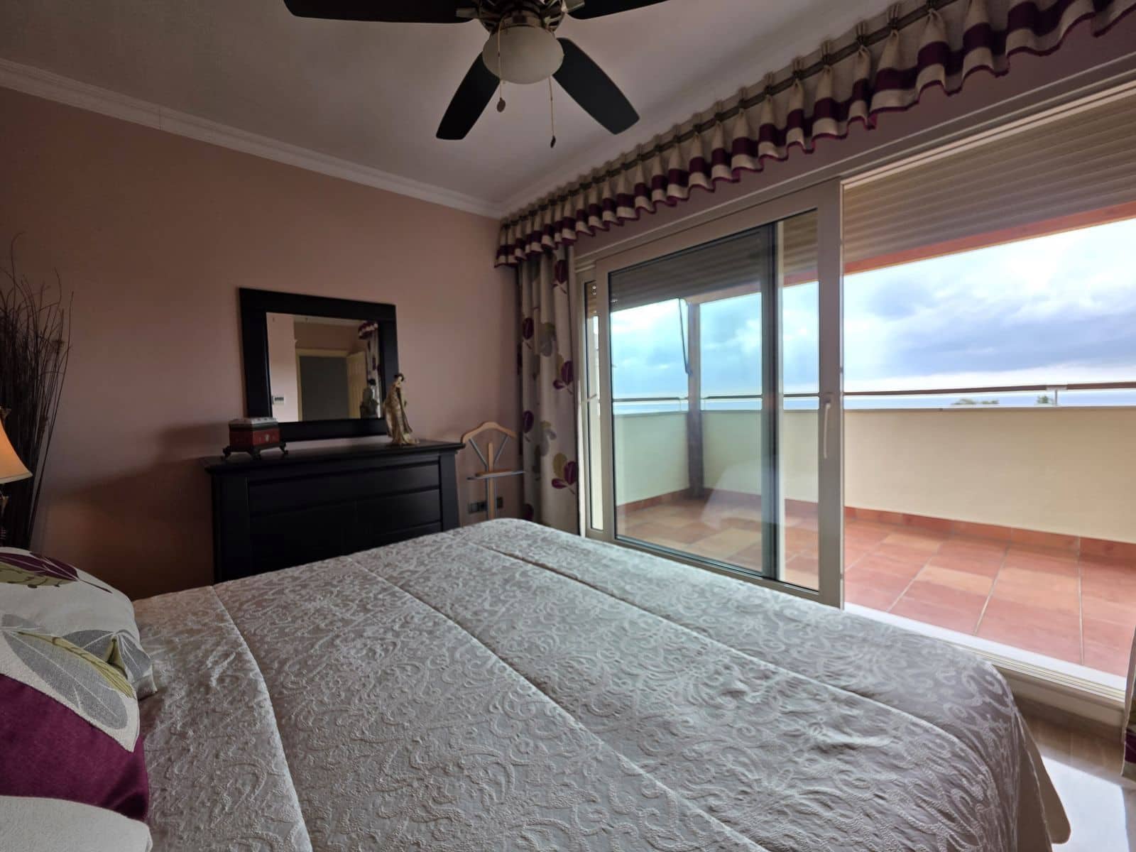 Ático de 4 habitaciones en Golden Mile en venta - 2.300.000 € (Ref: 9651645)