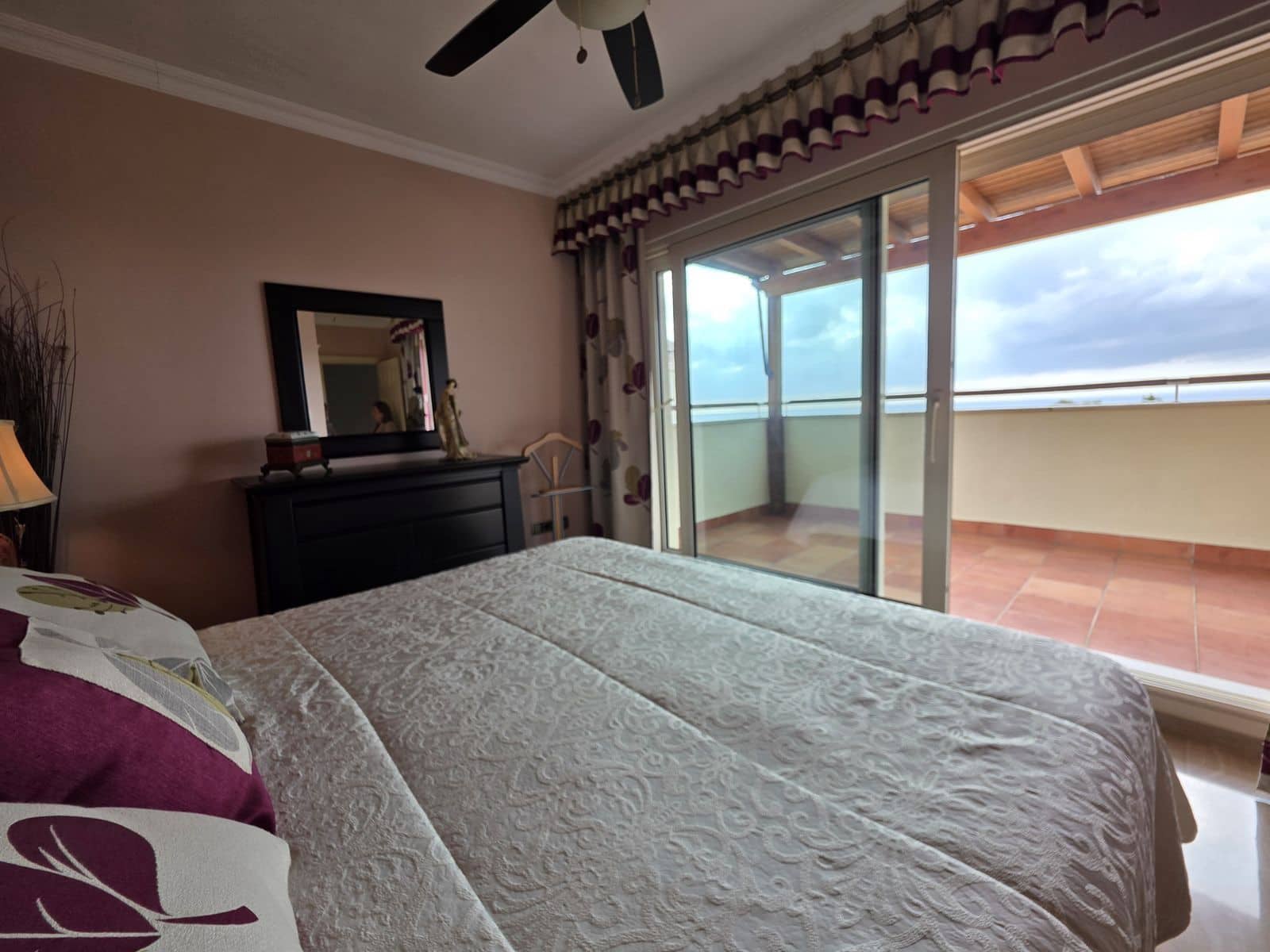 Ático de 4 habitaciones en Golden Mile en venta - 2.300.000 € (Ref: 9651645)