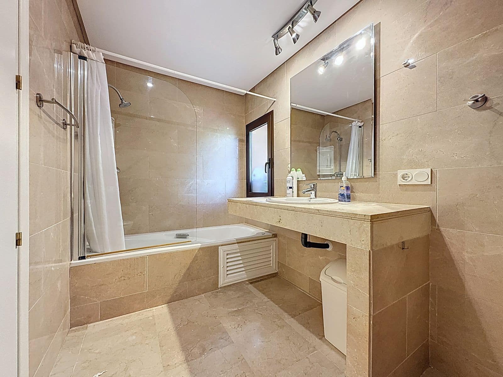 2 slaapkamer Appartement te koop in San Luis de Sabinillas - € 335.000 (Ref: 9655930)