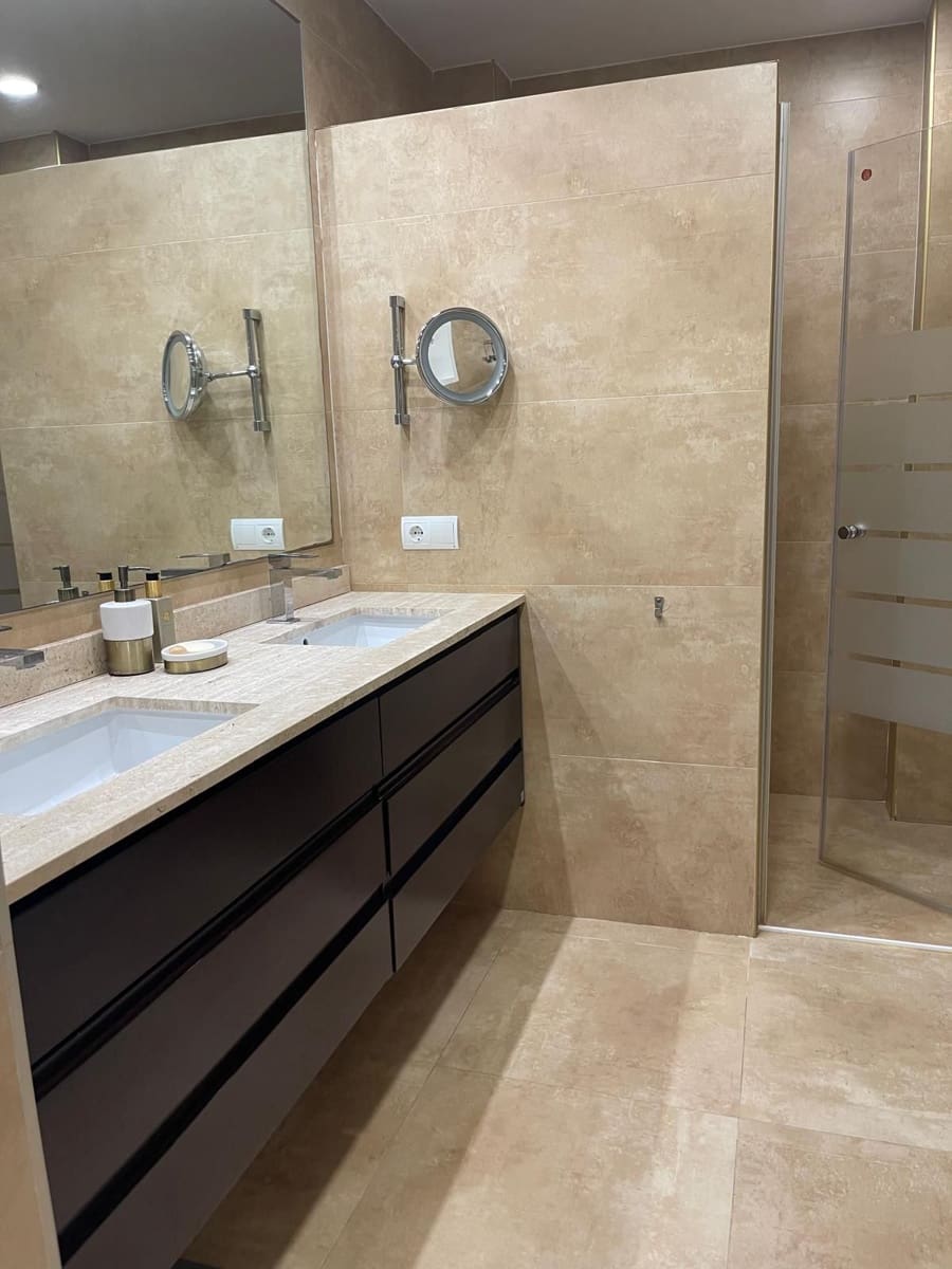 5 Zimmer Doppelhaus zu verkaufen in Malaga Stadt - 1.280.000 € (Ref: 9655937)