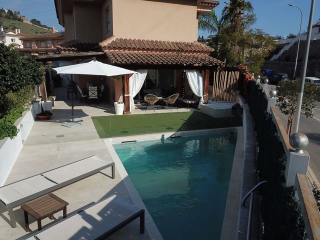 5 Zimmer Doppelhaus zu verkaufen in El Limonar, Málaga Stadt - 1.280.000 € (Ref: 9655937)