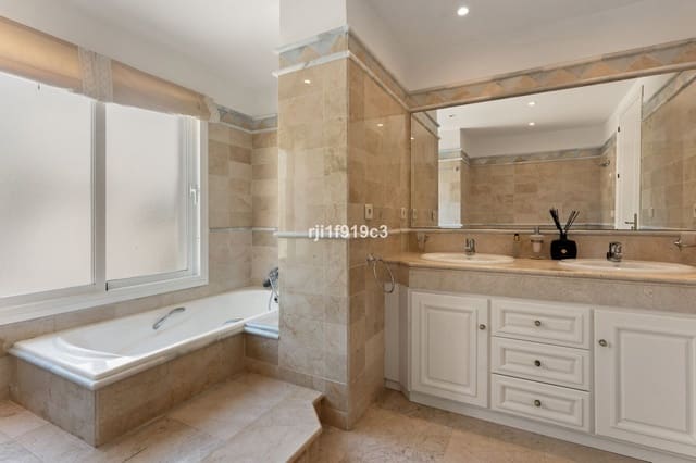 3 sypialnia Apartament na sprzedaż w Elviria, Marbella - 750 000 € (Ref: 9655944)