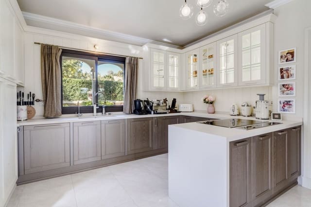 5 quarto Moradia para venda em Atalaya-Isdabe, Estepona - 2 700 000 € (Ref: 9655947)