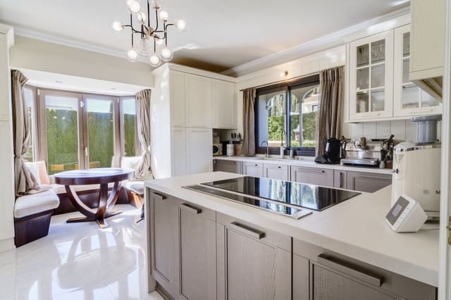 5 quarto Moradia para venda em Atalaya-Isdabe, Estepona - 2 700 000 € (Ref: 9655947)