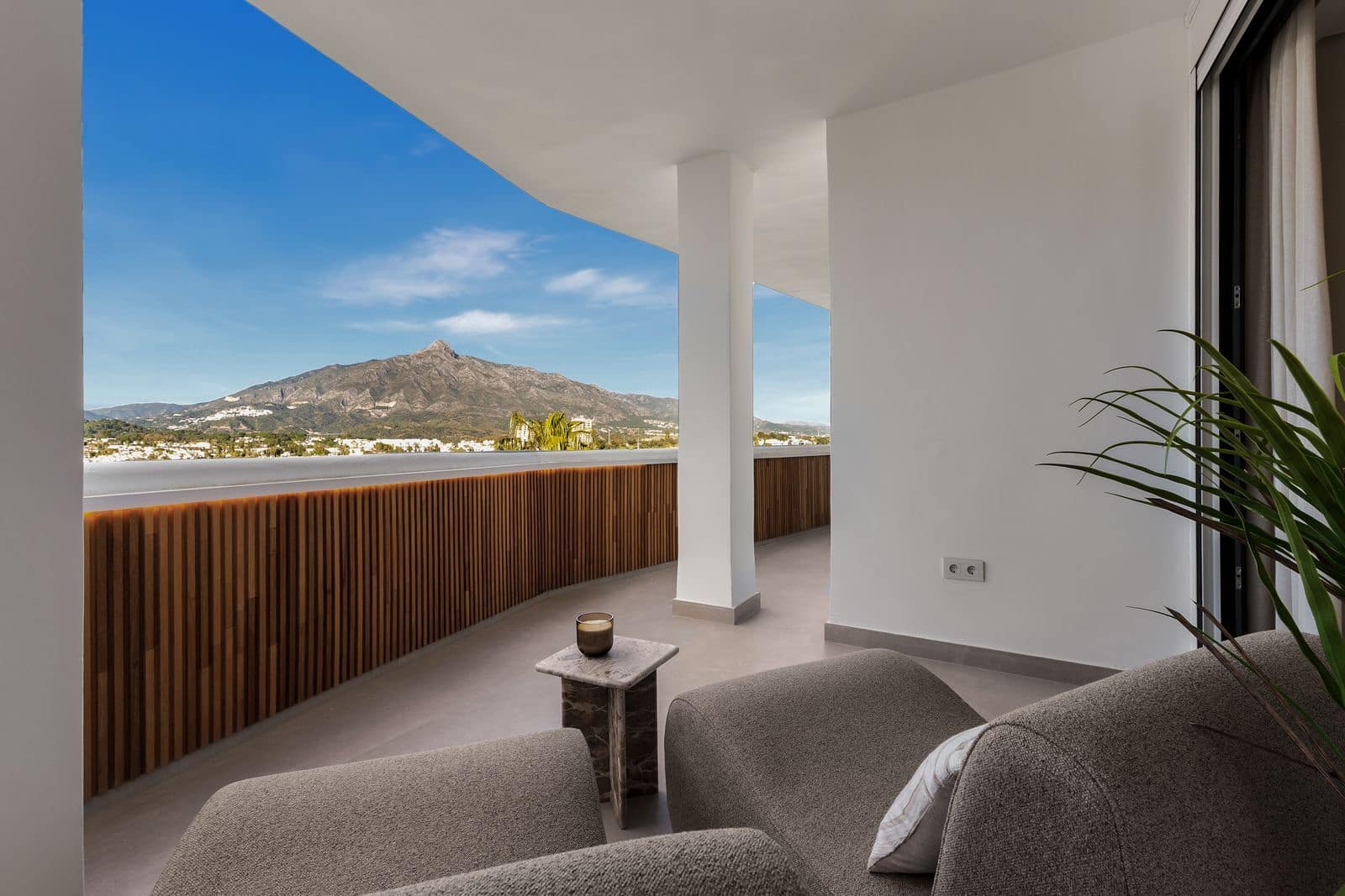 2 makuuhuone Huoneisto myytävänä paikassa Nueva Andalucia - 1 095 000 € (Ref: 9655955)