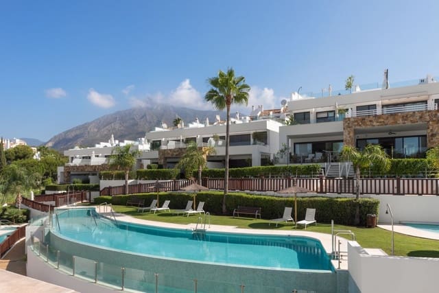 3 makuuhuone Omakotitalo myytävänä paikassa Golden Mile, Marbella - 1 800 000 € (Ref: 9655958)