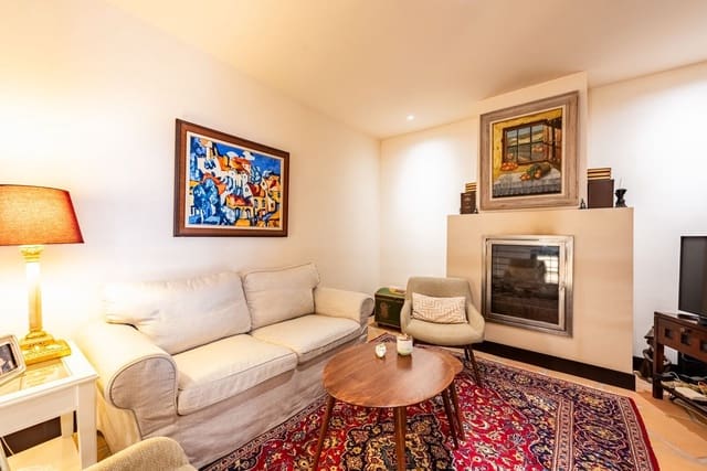 4 slaapkamer Halfvrijstaande villa te koop in Benahavís - € 550.000 (Ref: 9655959)