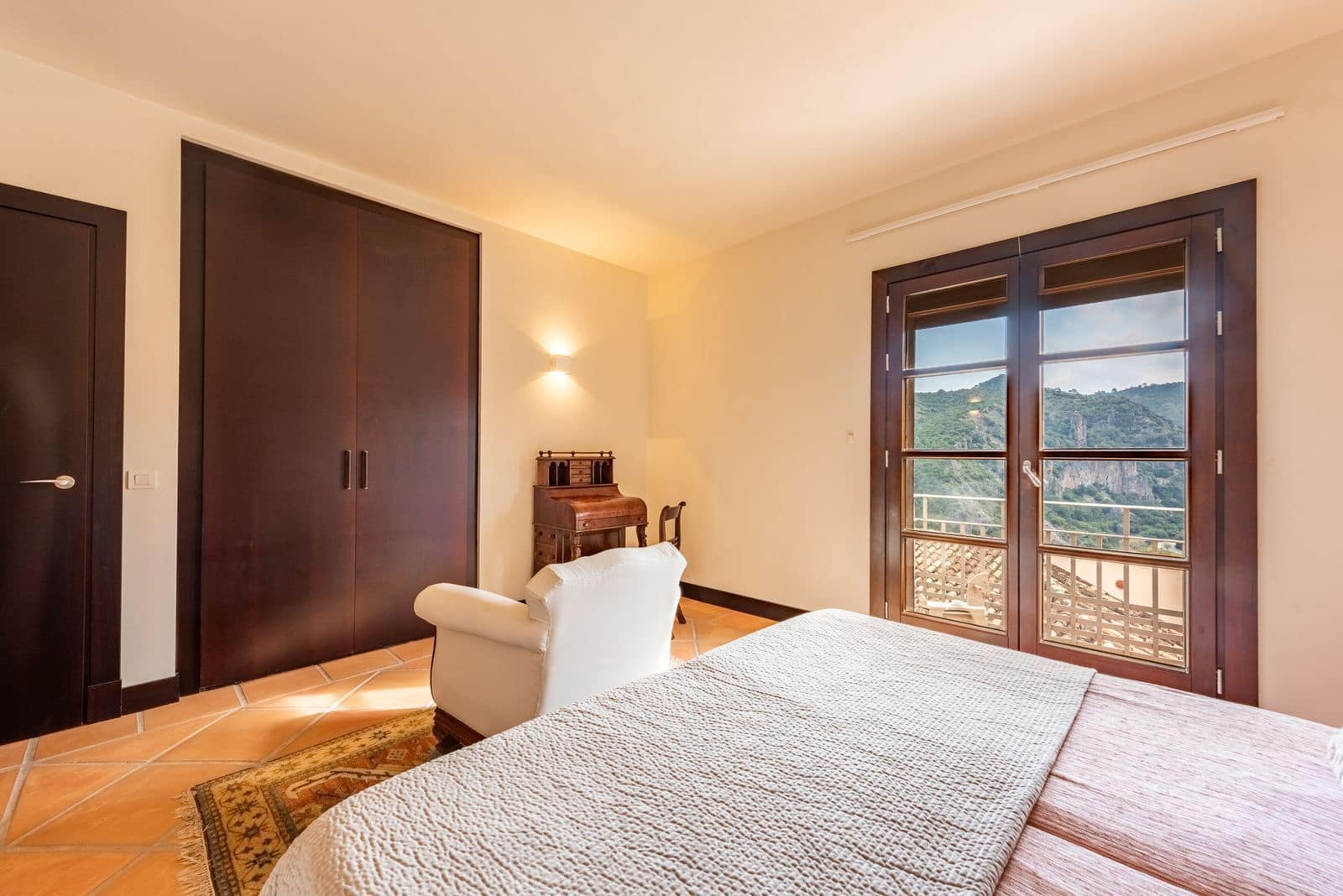 4 slaapkamer Halfvrijstaande villa te koop in Benahavis - € 550.000 (Ref: 9655959)