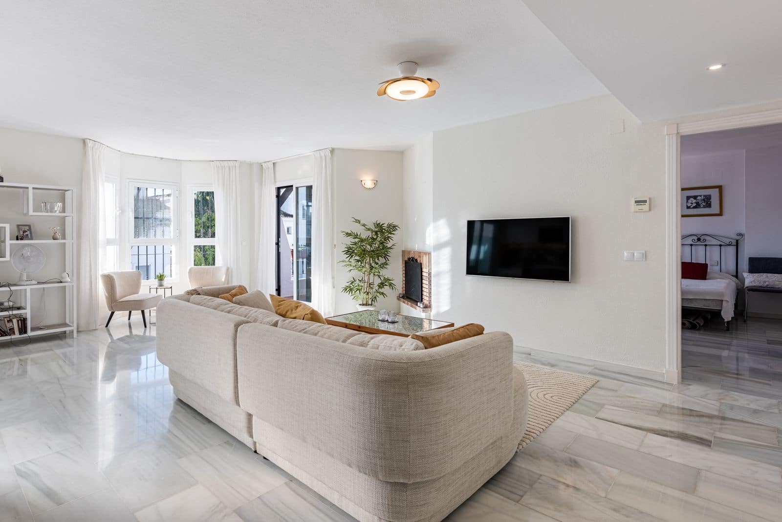 2 makuuhuone Kattohuoneisto myytävänä paikassa Nueva Andalucia - 499 000 € (Ref: 9655963)