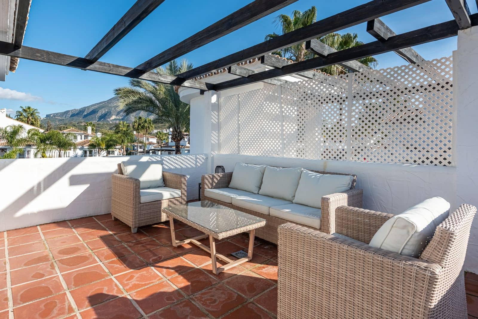 2 makuuhuone Kattohuoneisto myytävänä paikassa Nueva Andalucia - 499 000 € (Ref: 9655963)