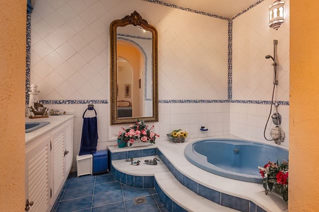 4 makuuhuone Maalaistalo myytävänä paikassa Manilva - 2 995 000 € (Ref: 9655964)