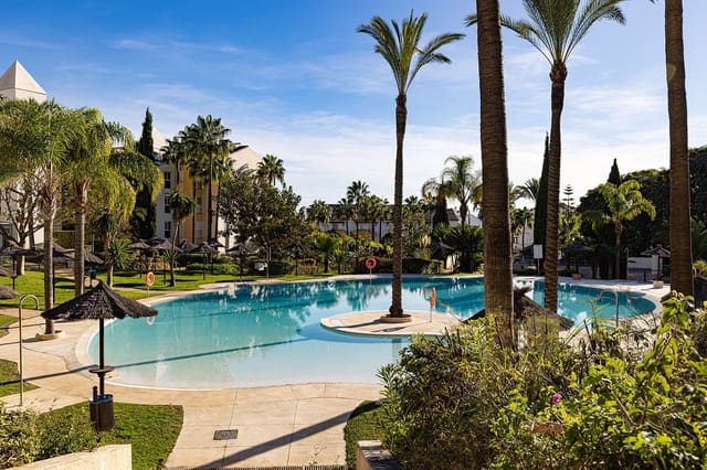 Apartamento de 5 habitaciones en Bahía de Marbella, Marbella en venta - 860.000 € (Ref: 9655965)