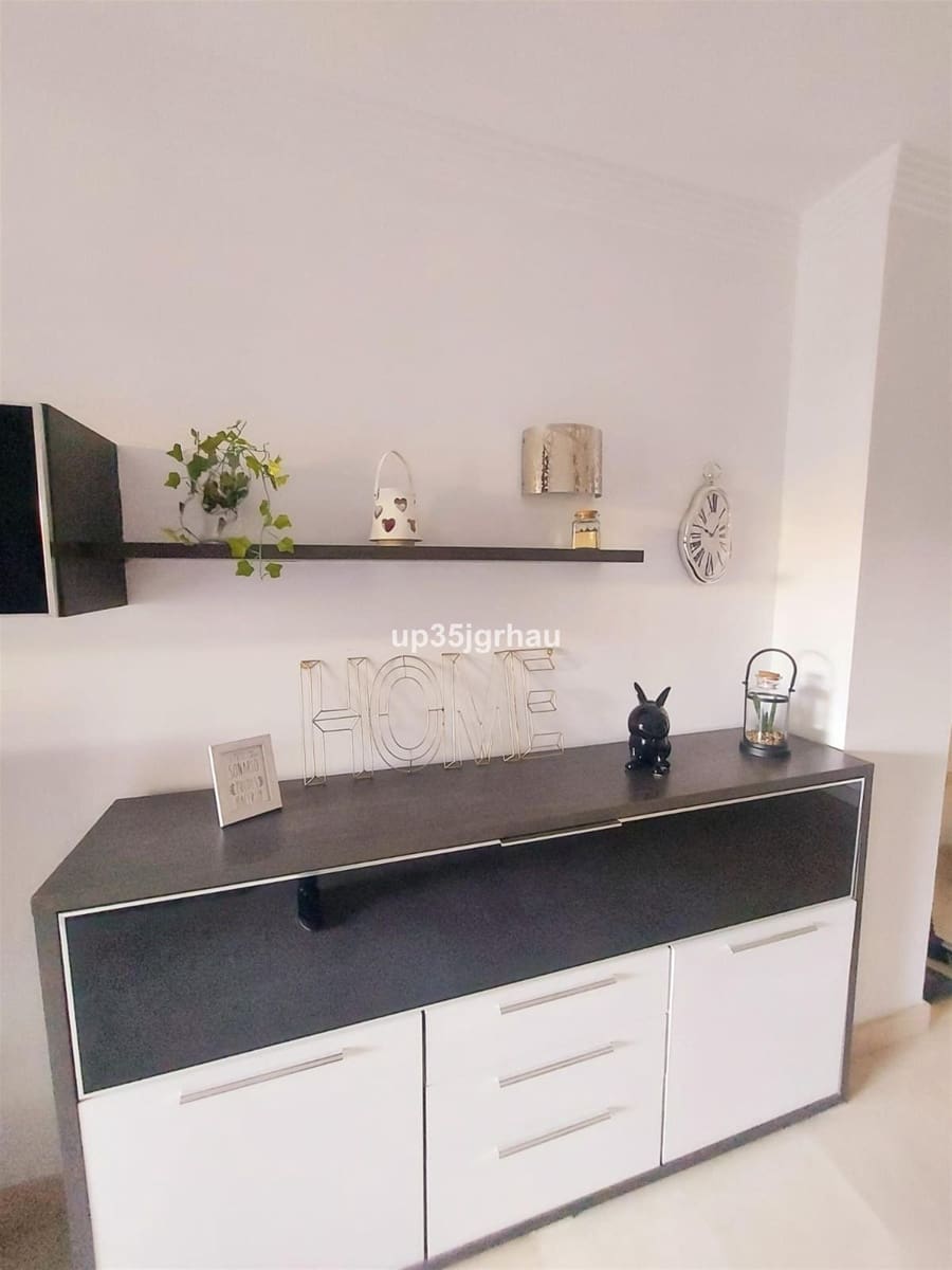 2 makuuhuone Huoneisto myytävänä paikassa Estepona - 399 900 € (Ref: 9677125)