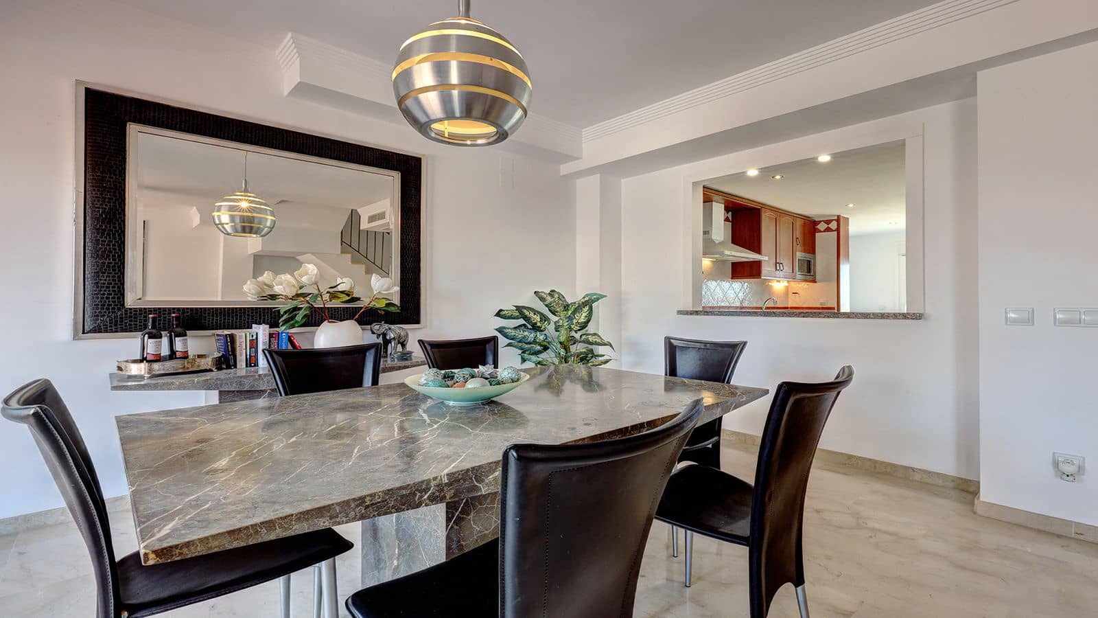 4 slaapkamer Huis te koop in La Duquesa / Puerto de la Duquesa - € 495.000 (Ref: 9677128)