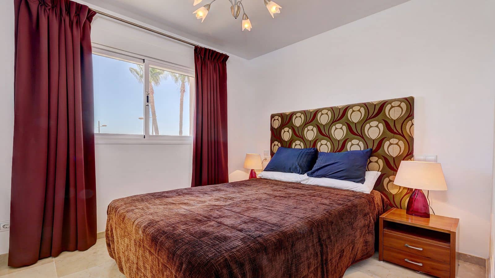 4 slaapkamer Huis te koop in La Duquesa / Puerto de la Duquesa - € 495.000 (Ref: 9677128)